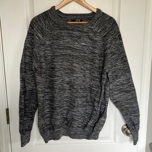 Simons long sleeve crew neck sweater size XL